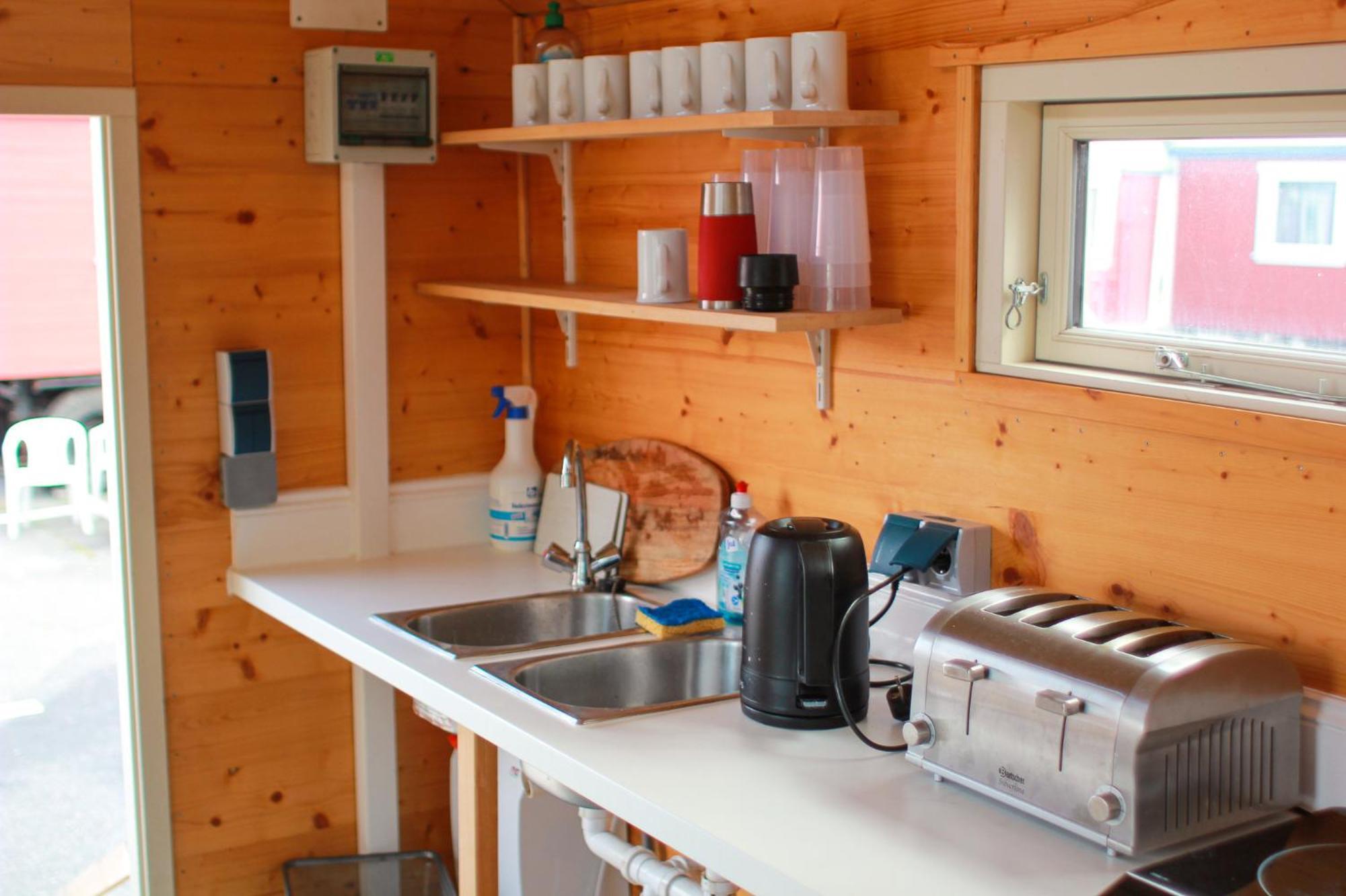 Circus Fantasia Hostel *